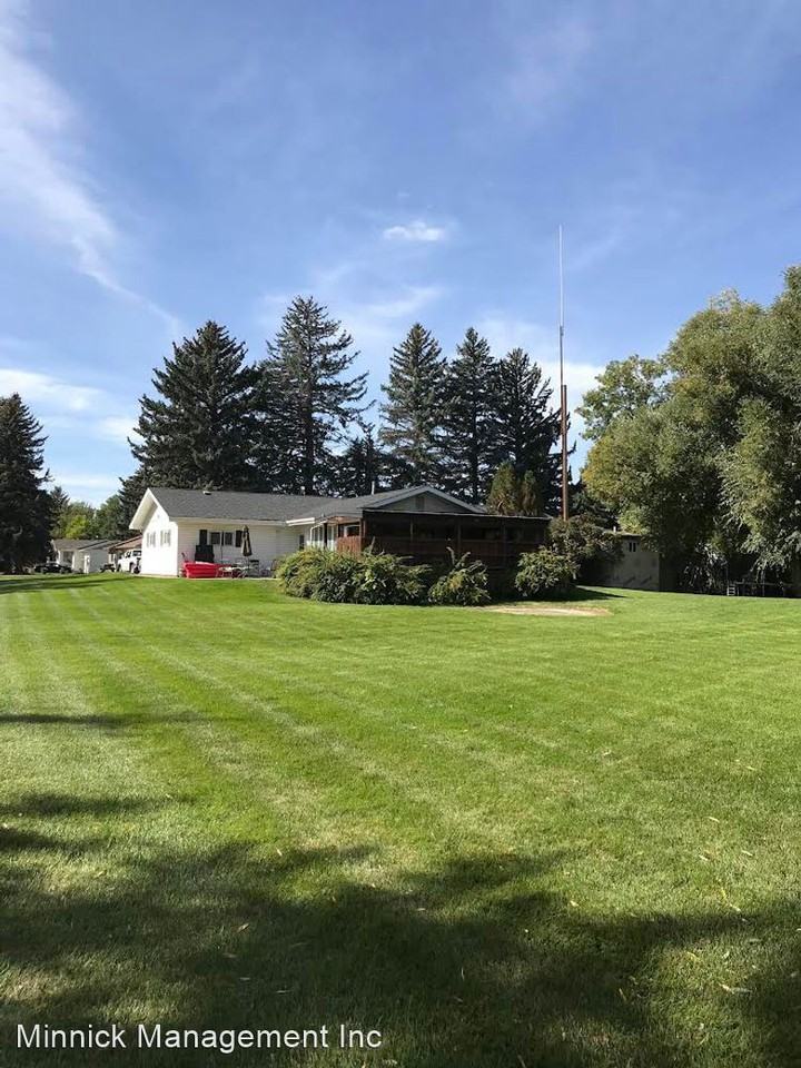 201 W Washington Ave - Photo 2 of 20