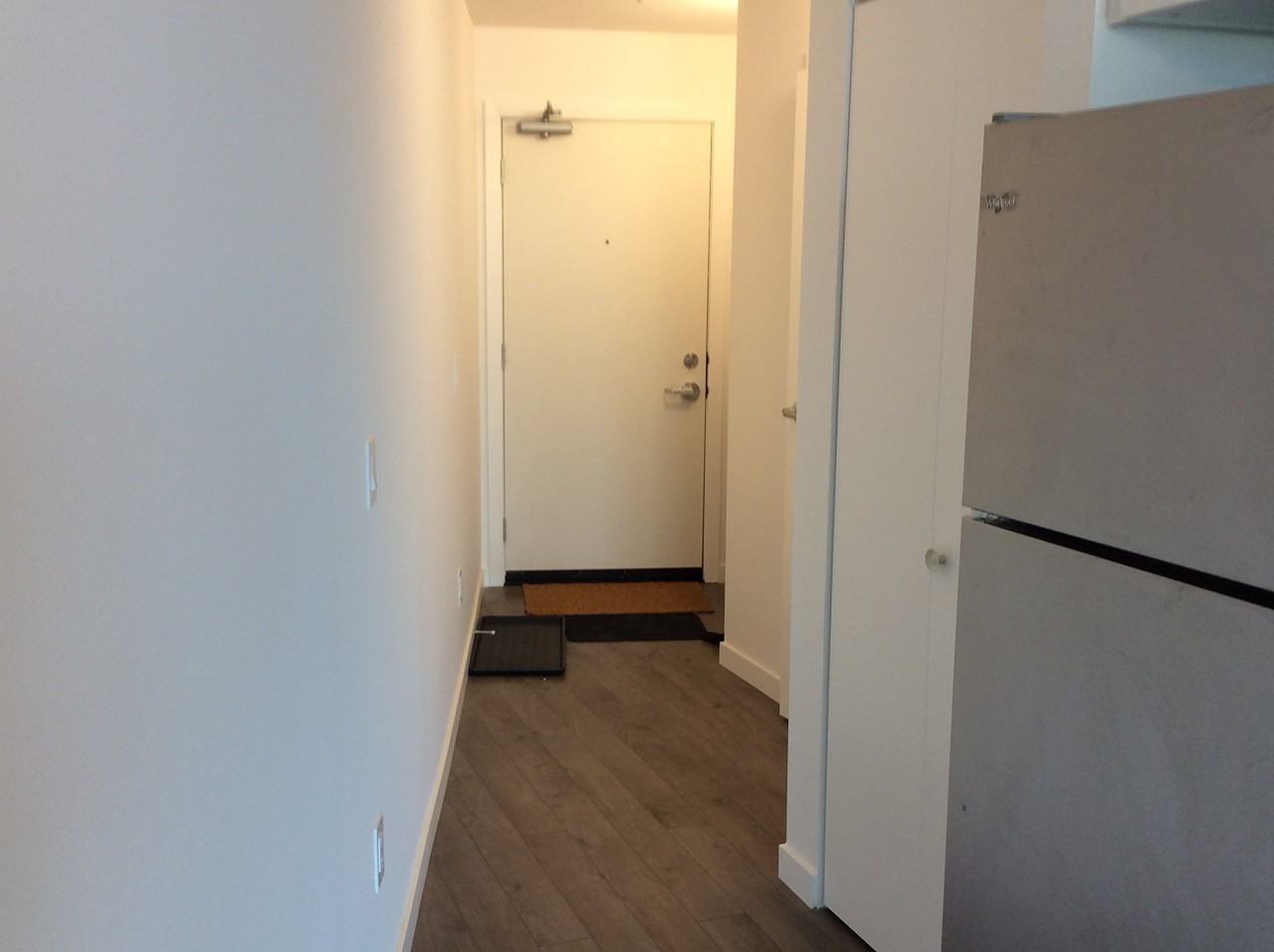 540 Waterfront Dr - Photo 3 of 7