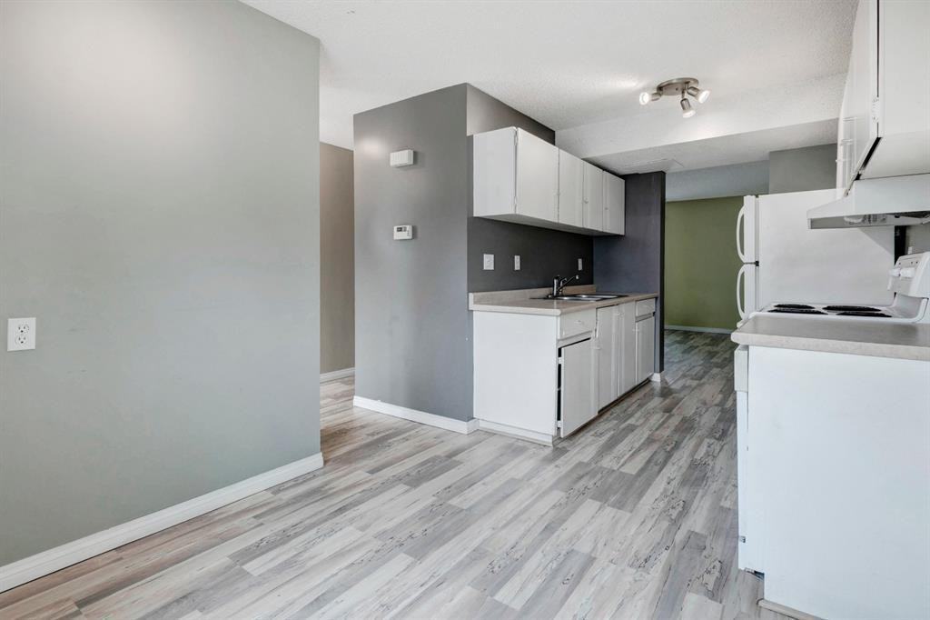 4810 40 Avenue Southwest - Photo 2 of 25