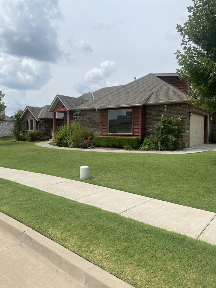 2817 Marigold Lane - Photo 3 of 34