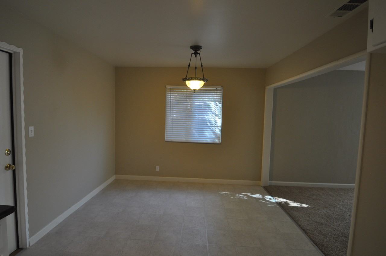 2201 51st Ave - Photo 3 of 7