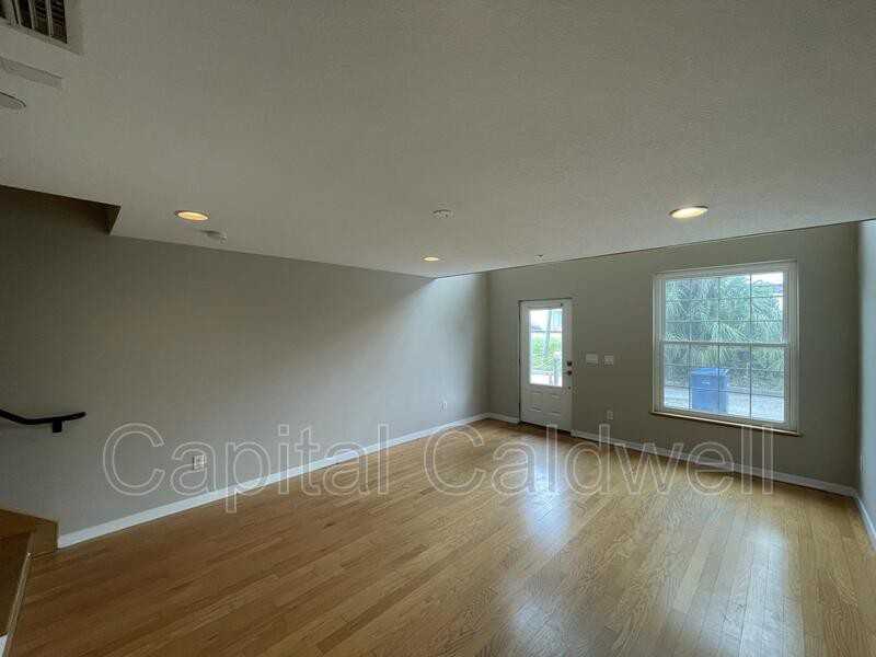 1611 E 6th Ave #1611E6AVE1 - Photo 3 of 23