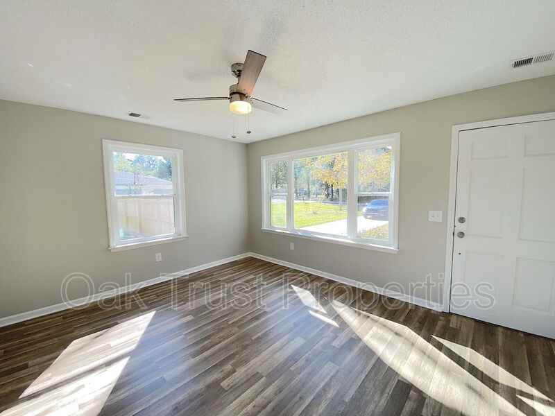 167 Giles Dr - Photo 3 of 17