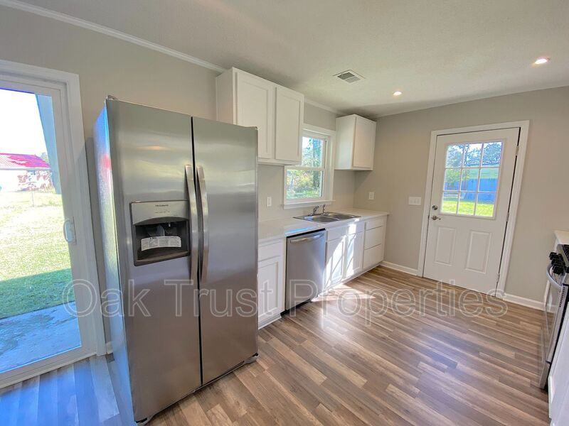 167 Giles Dr - Photo 5 of 17