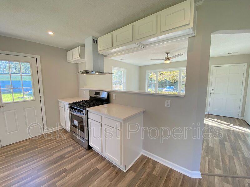 167 Giles Dr - Photo 6 of 17