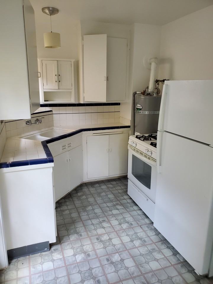 Duplex - Photo 5 of 11