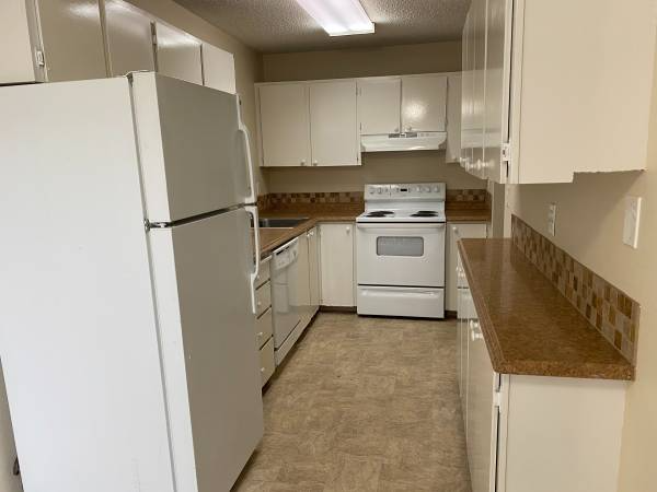 1210 Ne 181st Ave - Photo 7 of 19