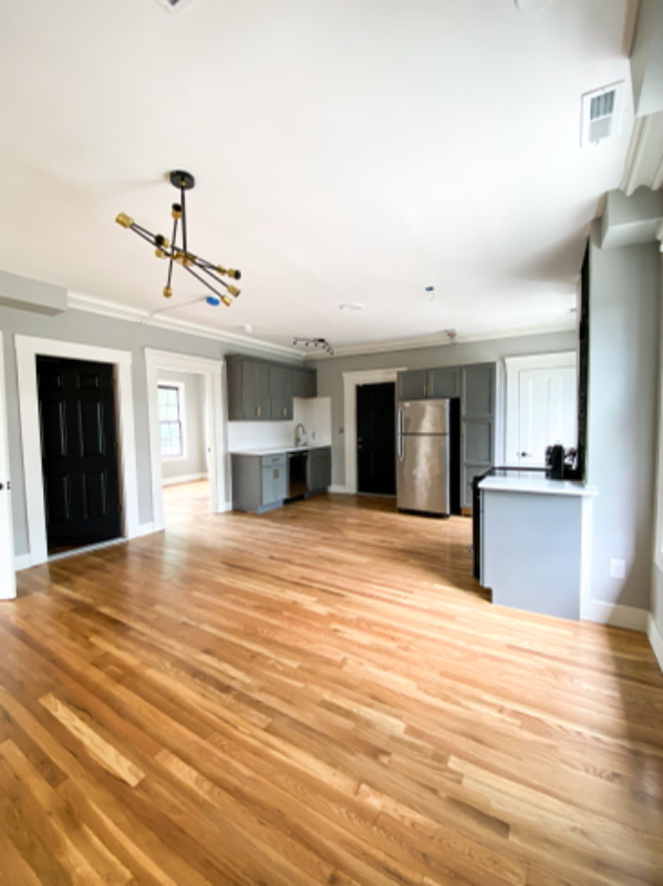 185 Broadway - Photo 2 of 10