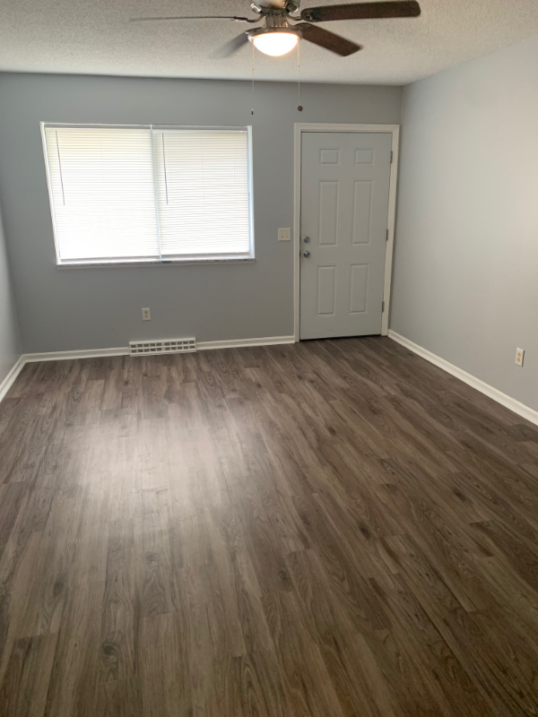 329 E Everettdale Ave - Photo 2 of 7