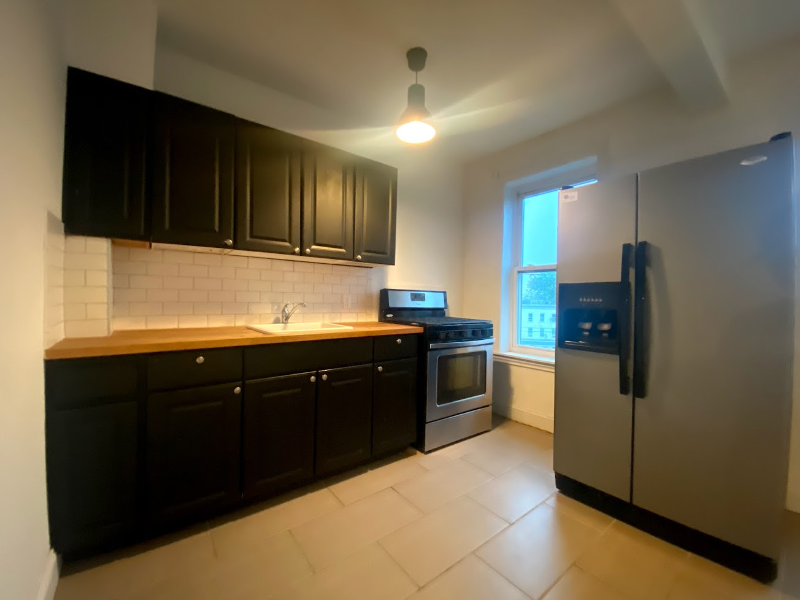 691 Bergen Ave #4 - Photo 2 of 12