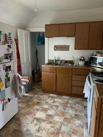 400 1/2 Walnut St #2 - Photo 3 of 7