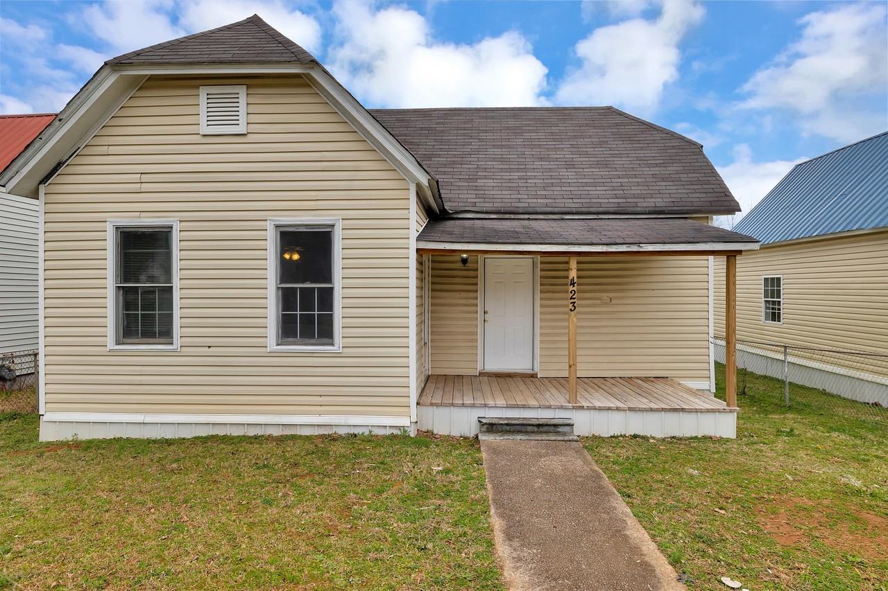 423 Chestnut Avenue #1 - Photo 3 of 26