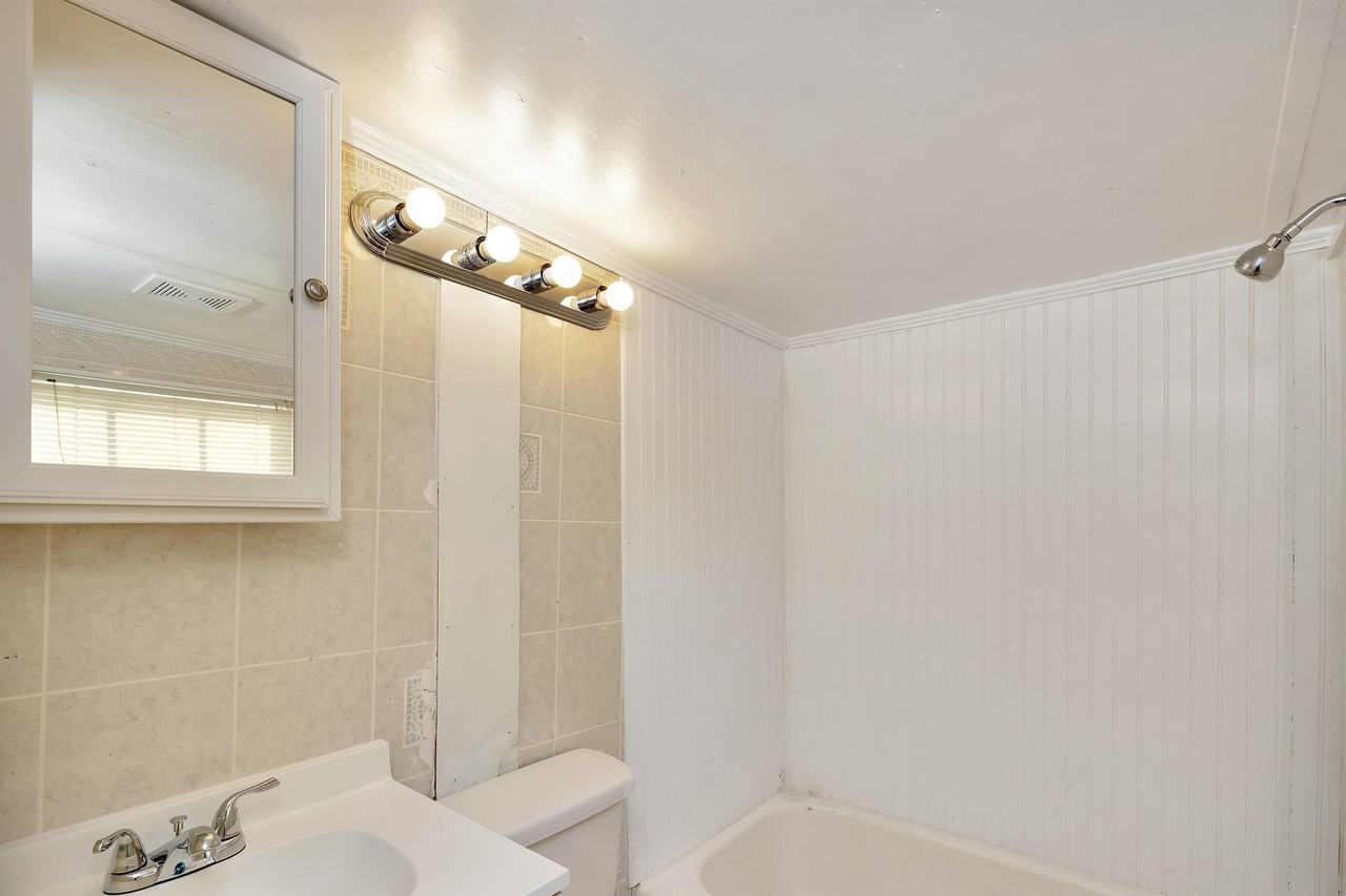 423 Chestnut Avenue #1 - Photo 5 of 26