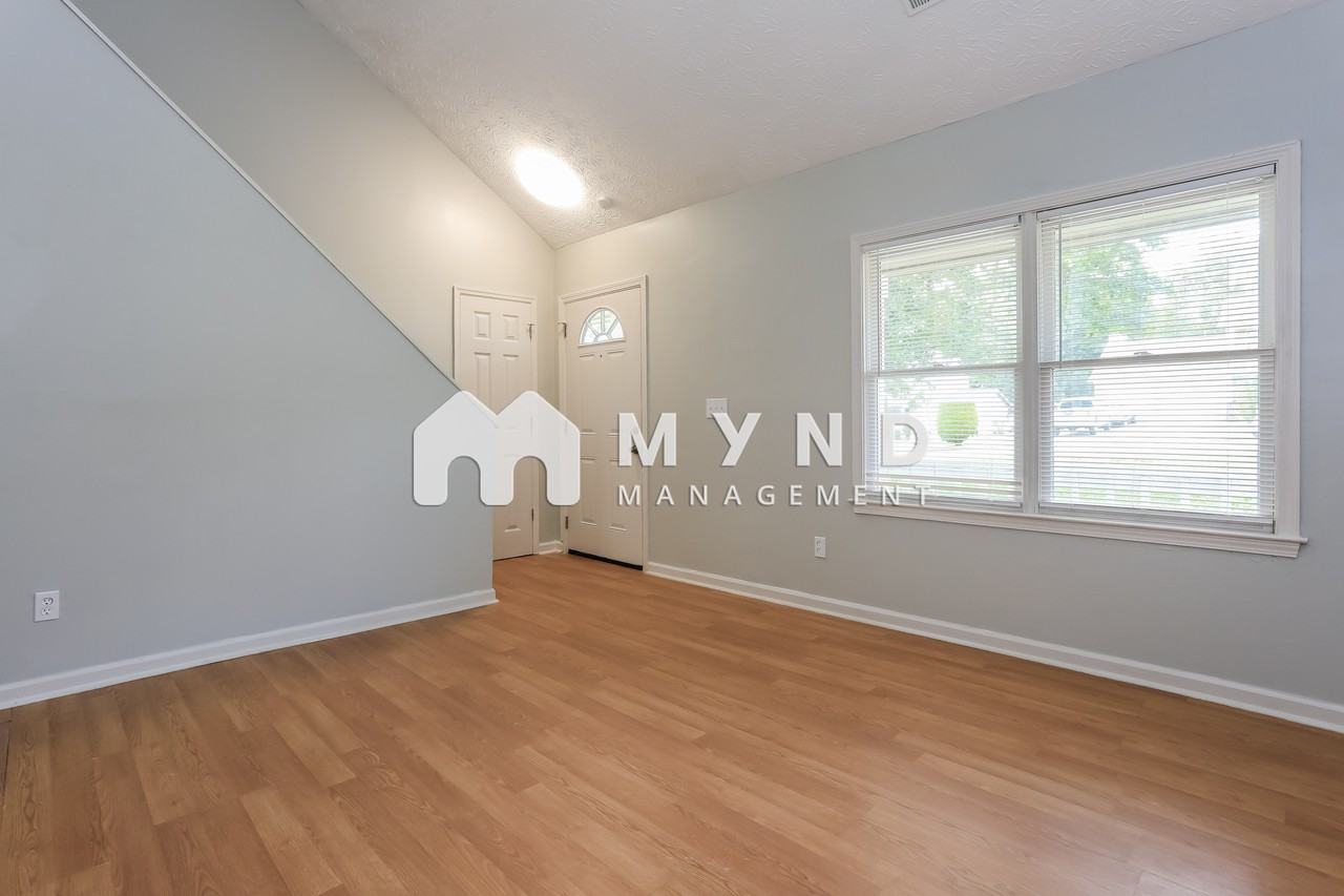 6746 Bent Creek Dr - Photo 2 of 17