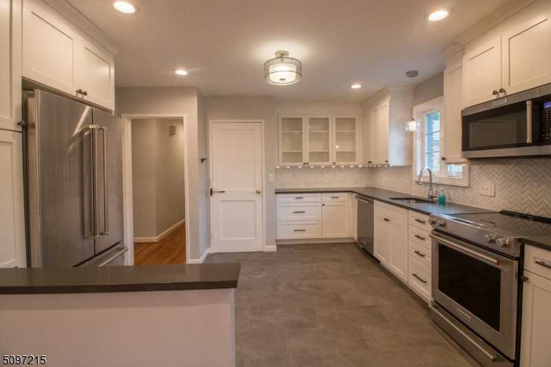 25 25 Troy Dr B - Photo 3 of 19