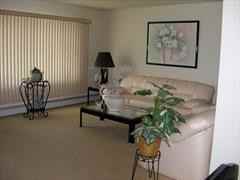 56 Nostrand Dr - Photo 3 of 16