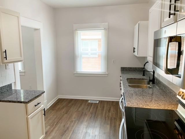 4436 Crittenden Ave - Photo 7 of 17