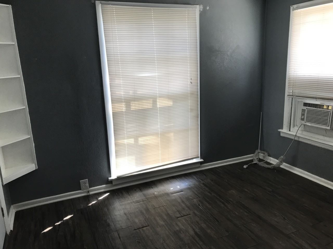 859 Steves Ave - Photo 2 of 8