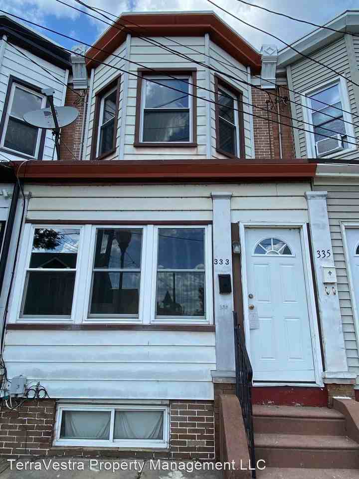 333 Market St - Photo 3 of 13