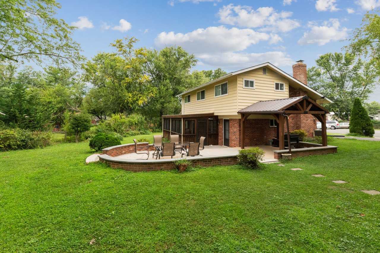 4232 Linden St - Photo 4 of 30