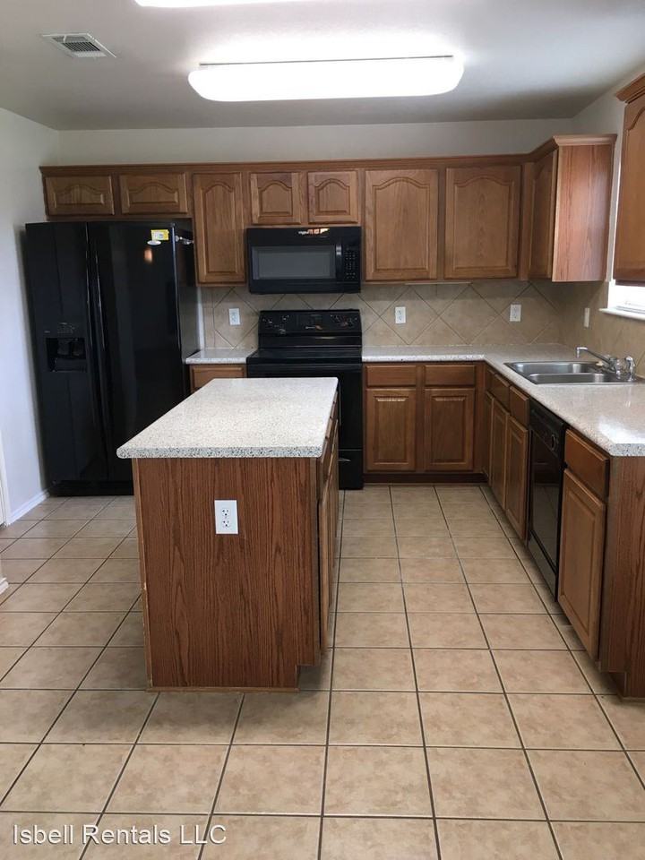 5906 Chuckwagon Cir - Photo 2 of 30