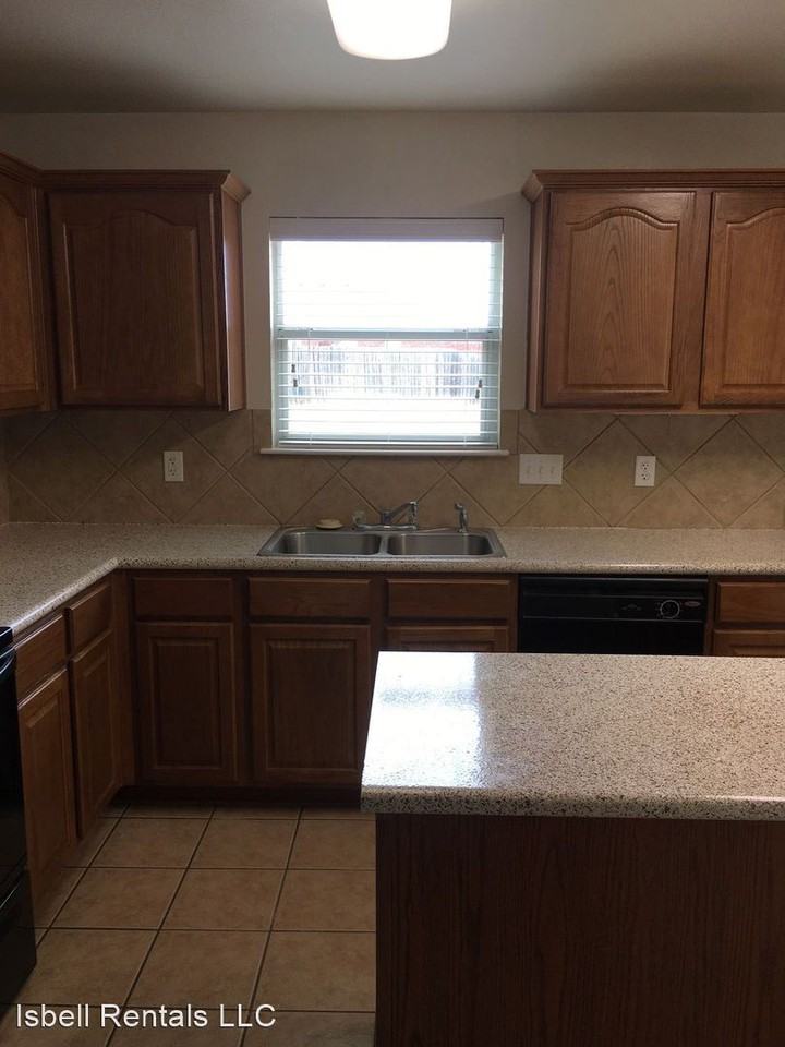 5906 Chuckwagon Cir - Photo 3 of 30
