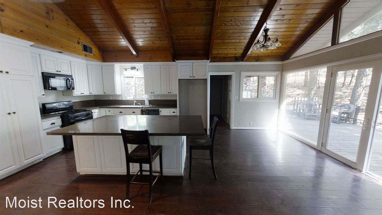 5930 Lake Dr - Photo 2 of 12