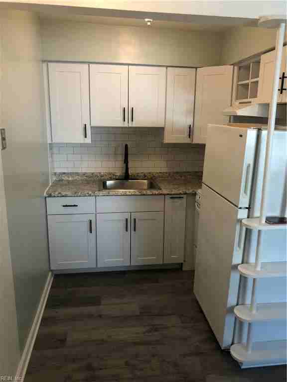 2403 2403 Sewells Point Road 1 - Photo 3 of 8