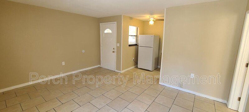 102 Ellis Dr #B - Photo 3 of 9