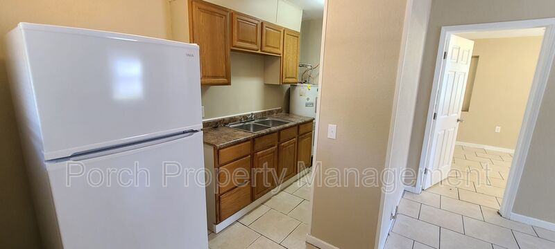 102 Ellis Dr #B - Photo 4 of 9