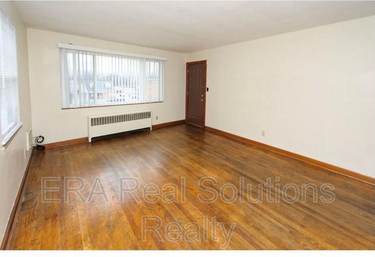 9494 Reading Rd #9494READIN - Photo 3 of 10