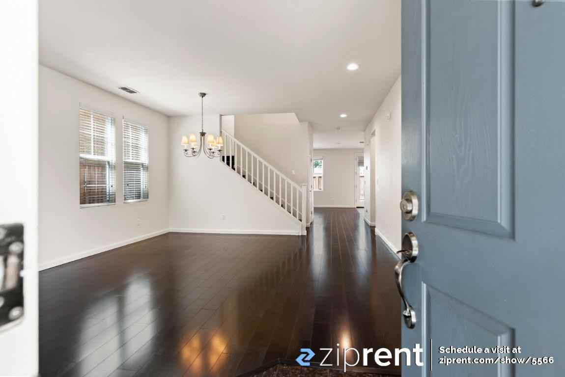 542 Cottage Park Dr - Photo 3 of 20