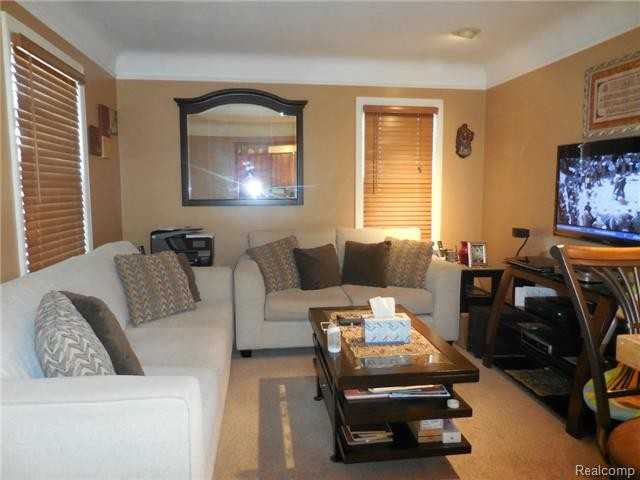 4872 Helen St - Photo 2 of 23