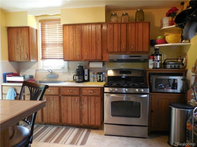 4872 Helen St - Photo 3 of 23