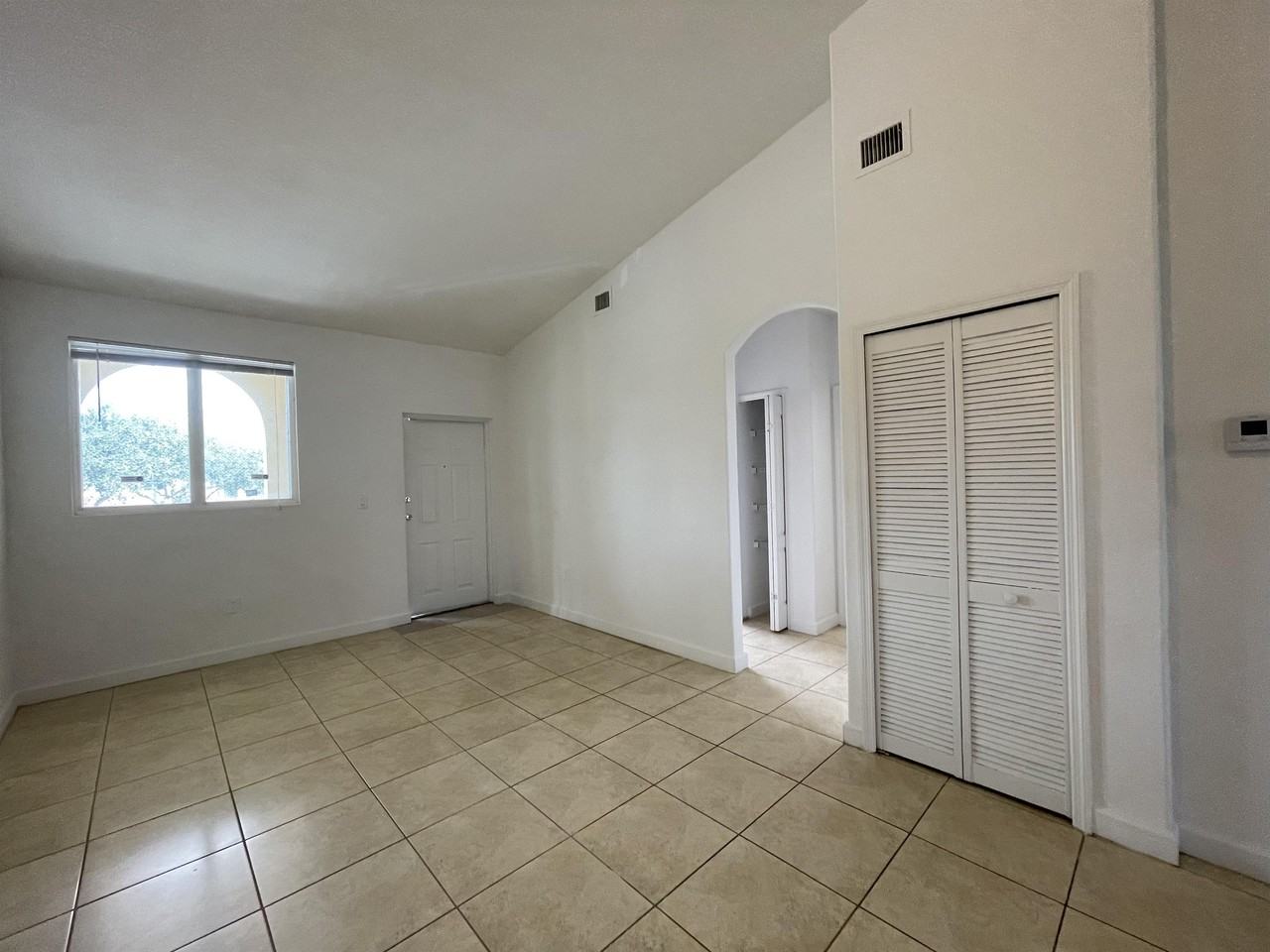 Shoma 2551 Southeast 16th Terrace - 1 #307 - Photo 5 of 15