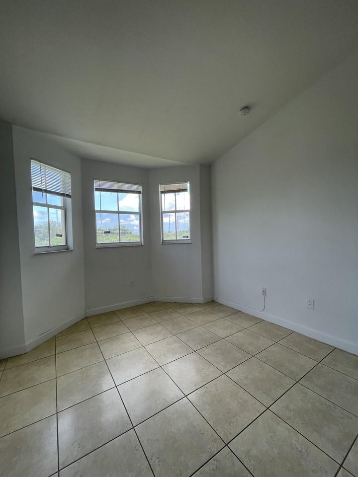 Shoma 2551 Southeast 16th Terrace - 1 #307 - Photo 6 of 15