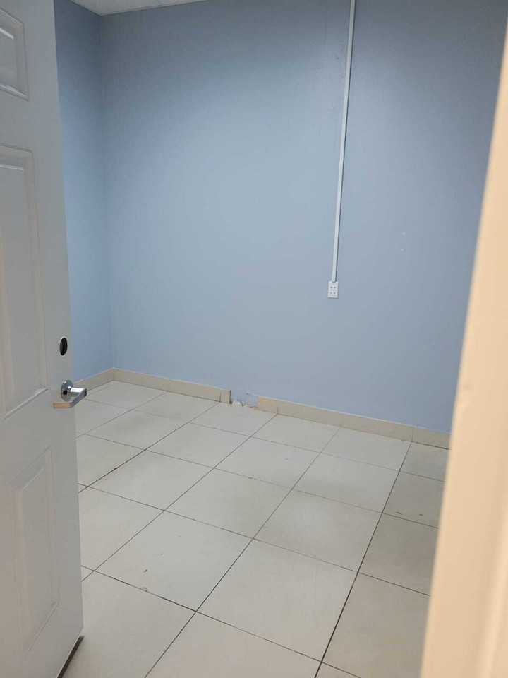1901 S John Young Pkwy #103 - Photo 7 of 18