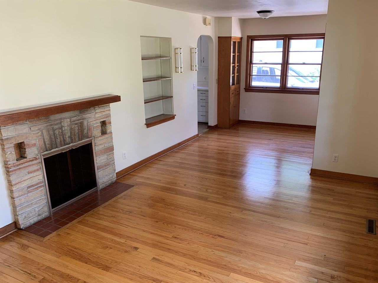 418 S Owen Dr #1 - Photo 3 of 25