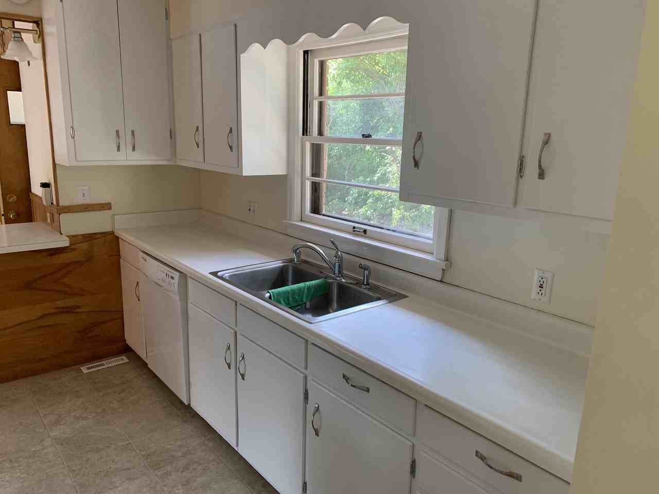 418 S Owen Dr #1 - Photo 5 of 25