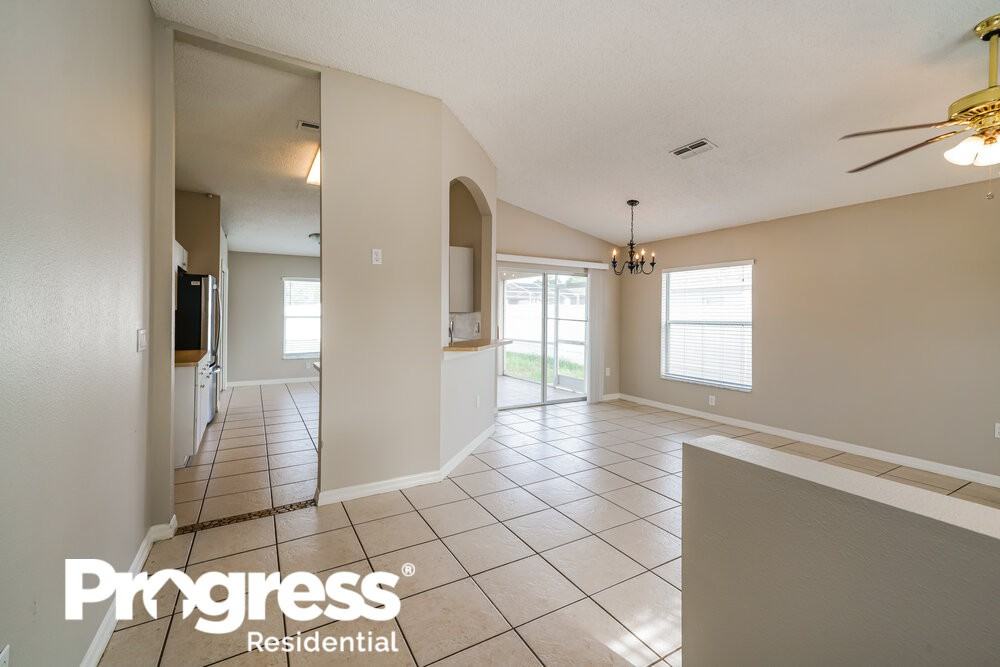 1637 Totem Pole Way - Photo 3 of 16