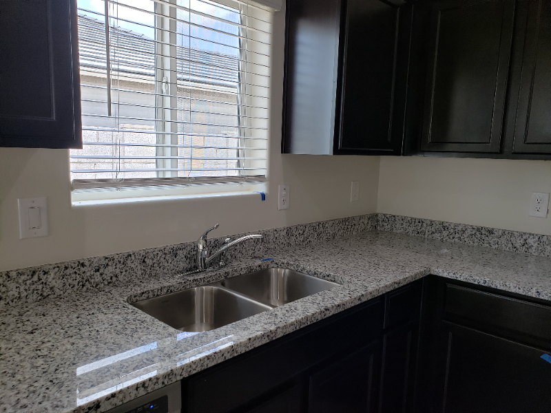 354 N 17th Pl - Photo 6 of 15