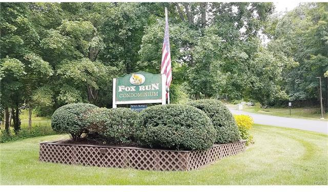 Fox Run Ln - Photo 2 of 9