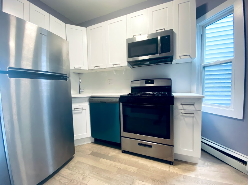 334 Whiton St #2L - Photo 2 of 7