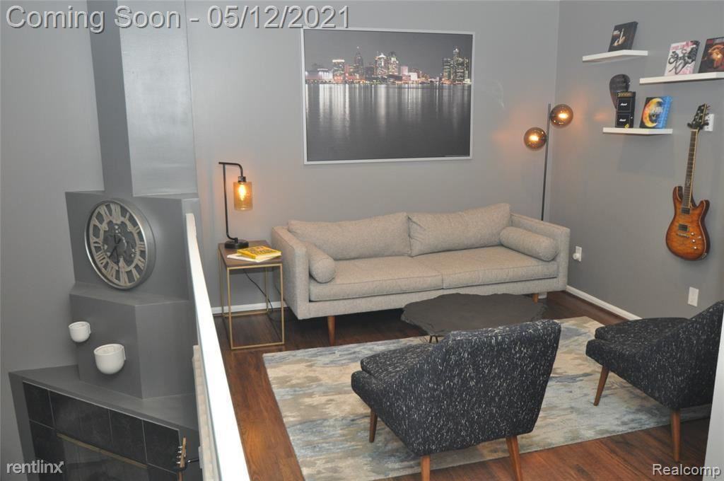 156 S Georgetown Sq - Photo 2 of 10