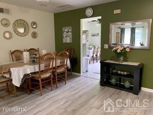 32 Woodfern St - Photo 3 of 17