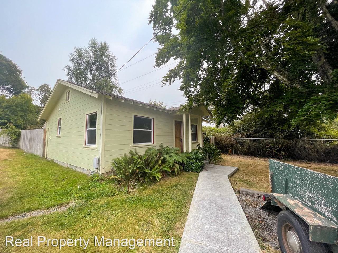 1153 Freshwater Rd - Photo 2 of 10