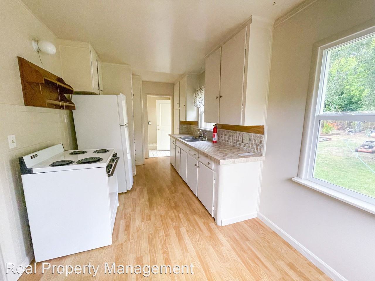 1153 Freshwater Rd - Photo 3 of 10