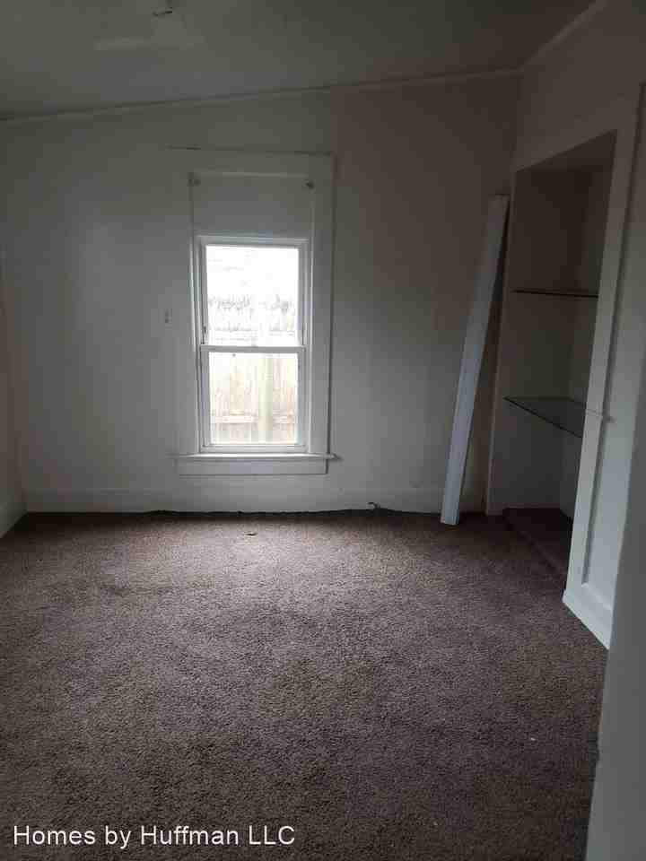 1333 E Franklin St - Photo 2 of 13