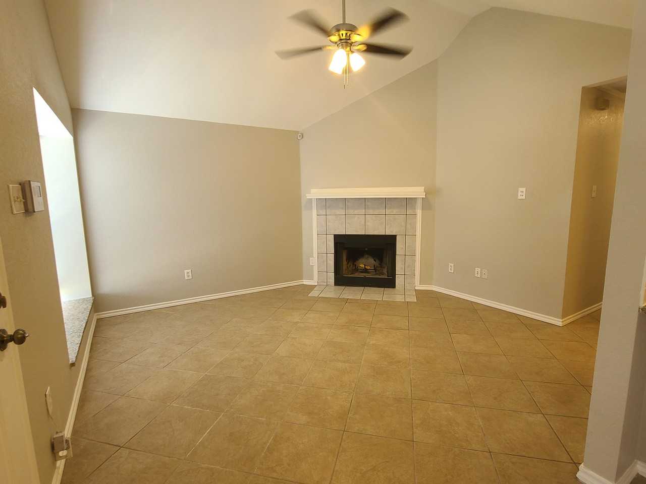 2323 Macon St - Photo 3 of 8
