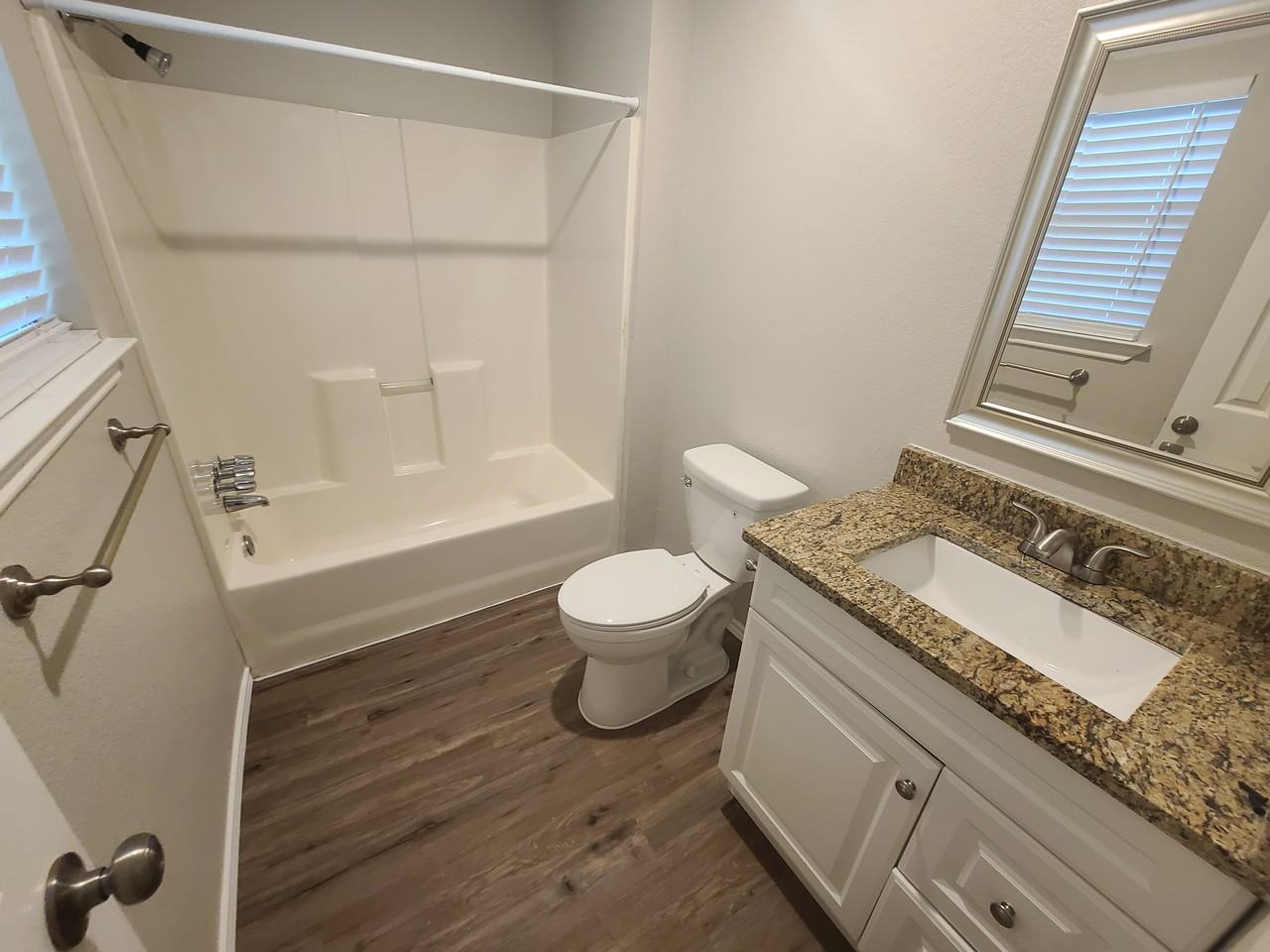 2323 Macon St - Photo 7 of 8